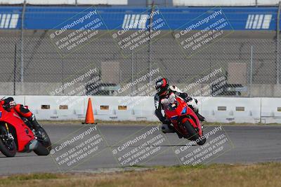 media/Nov-26-2022-Fastrack Riders (Sat) [[b001e85eef]]/Level 2/Session 3 Outside Turn 9/